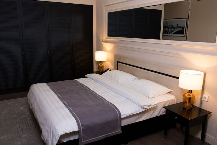 Room 5 of 43
