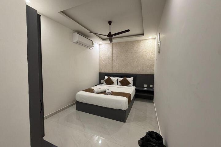 HOTEL LIME WOOD