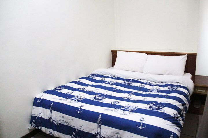 Room 10 of 46
