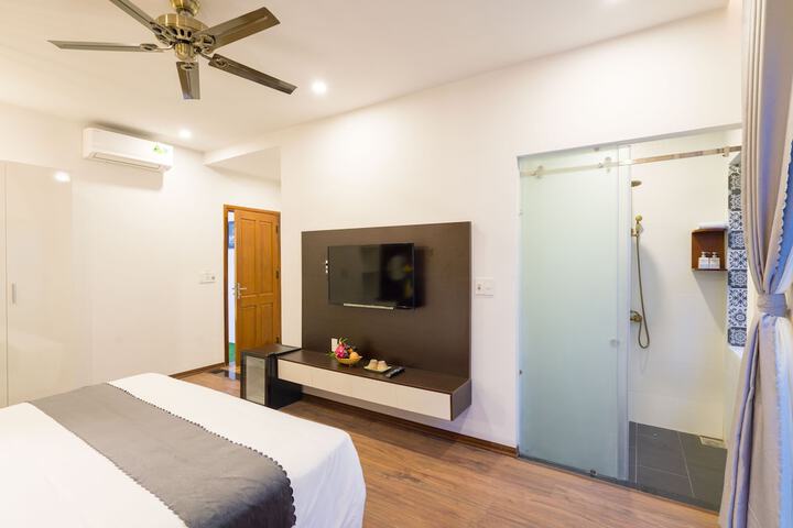 Room 14 of 49