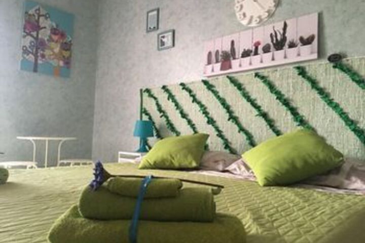 Room 10 of 16