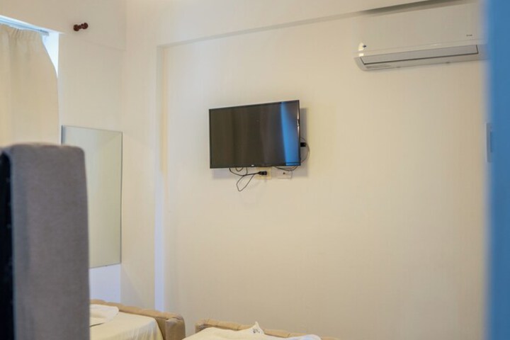 Room 15 of 42