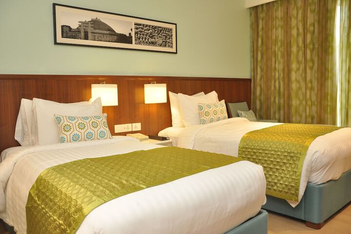 Room 5 of 32