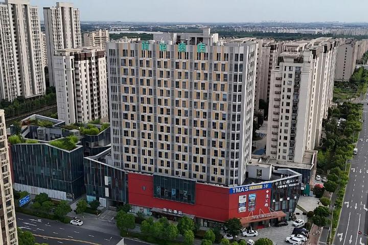 Lotus Hotel 荷花酒店