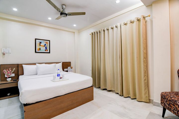 Room 25 of 41