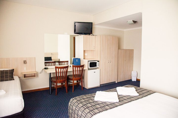 Room 5 of 37