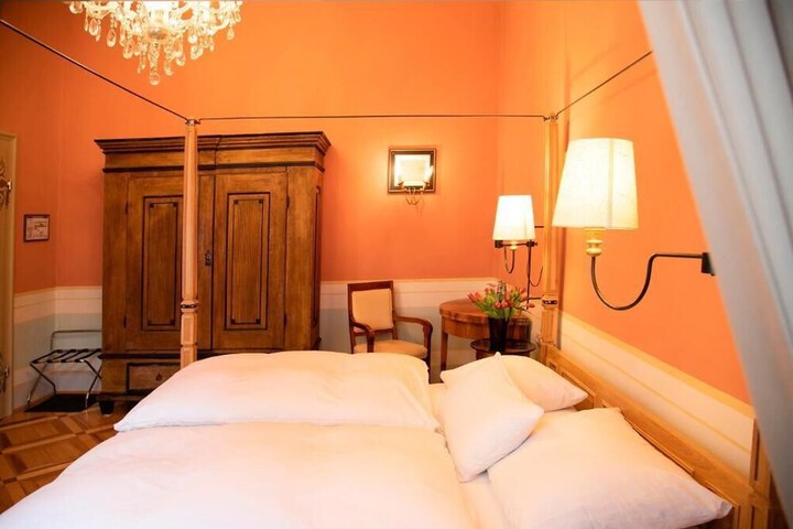 Room 29 of 61