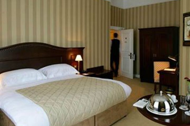 Room 14 of 24