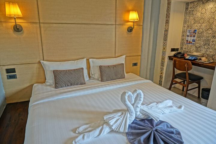 Room 50 of 133