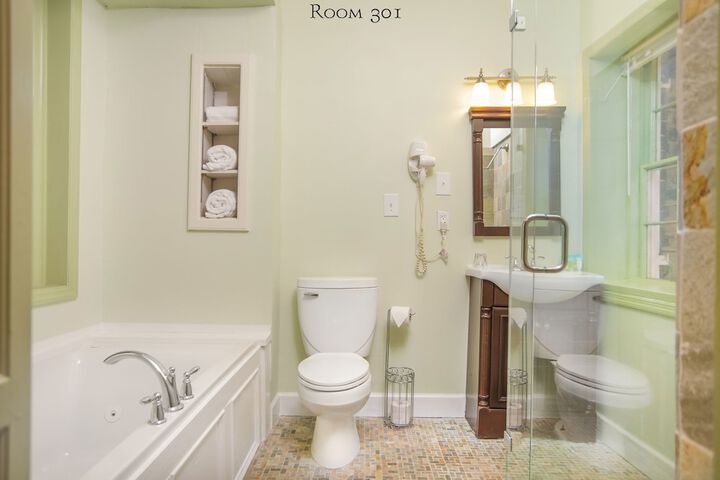 Room 132 of 170