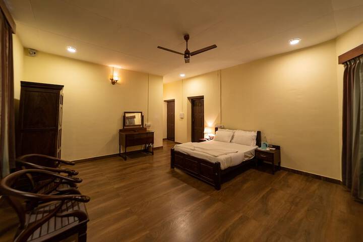 Room 9 of 29