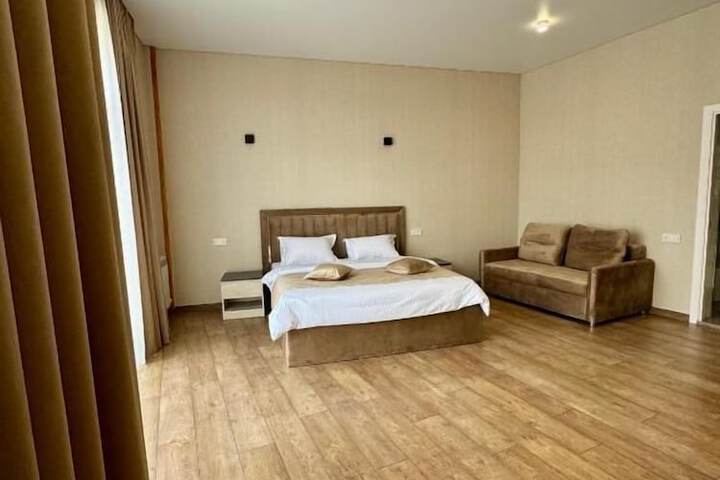 Room 4 of 43