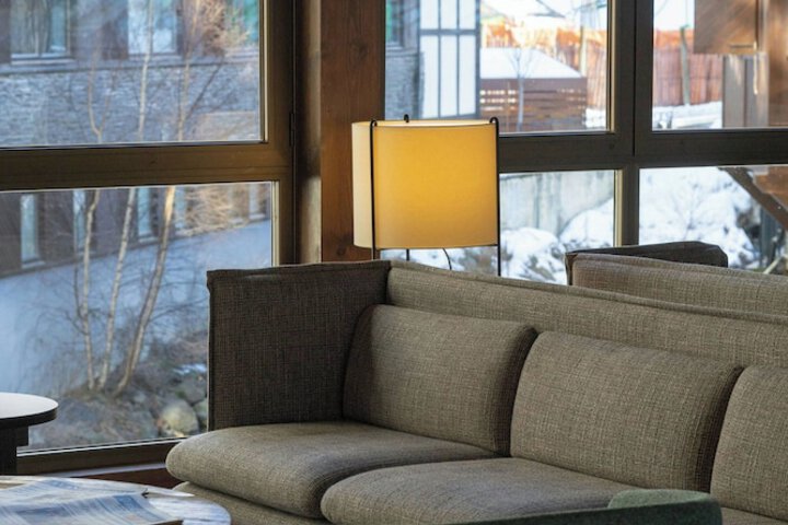 Lounge 139 of 156