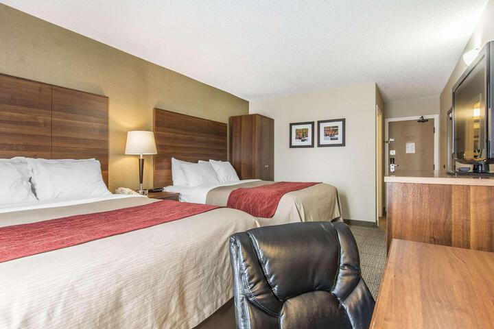 2 Queen Beds (9 of 19)