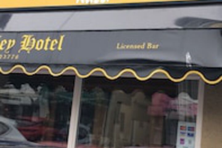 Hotel 5 of 6