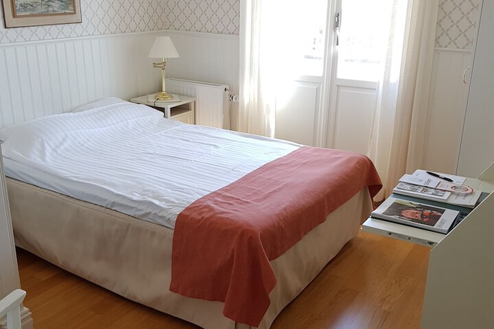 Room 18 of 66