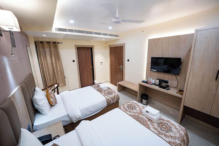 Room 4 of 24