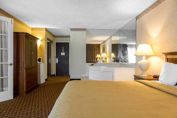 Room 27 of 39