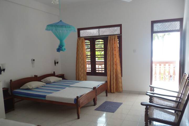 Room 7 of 68