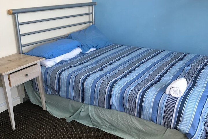 Room 3 of 28