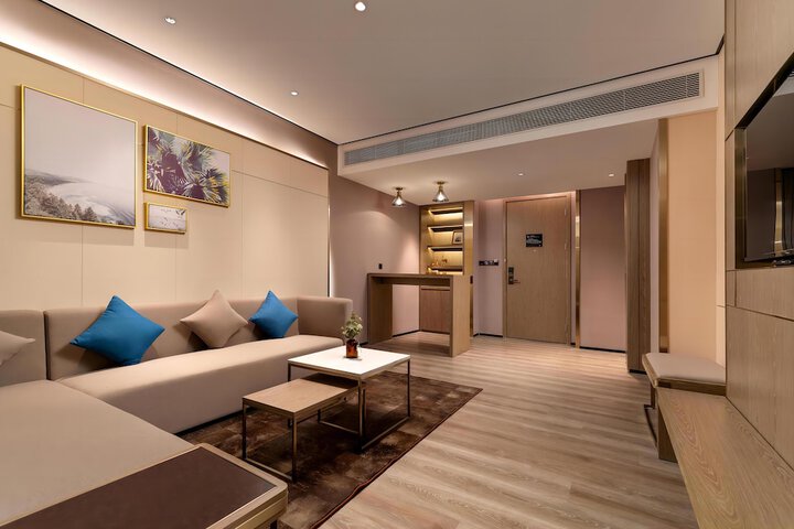 Room 15 of 41