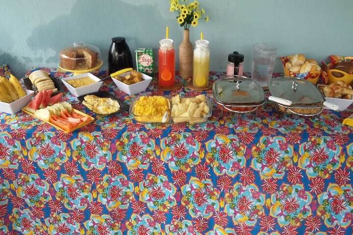 Dining 8 of 19
