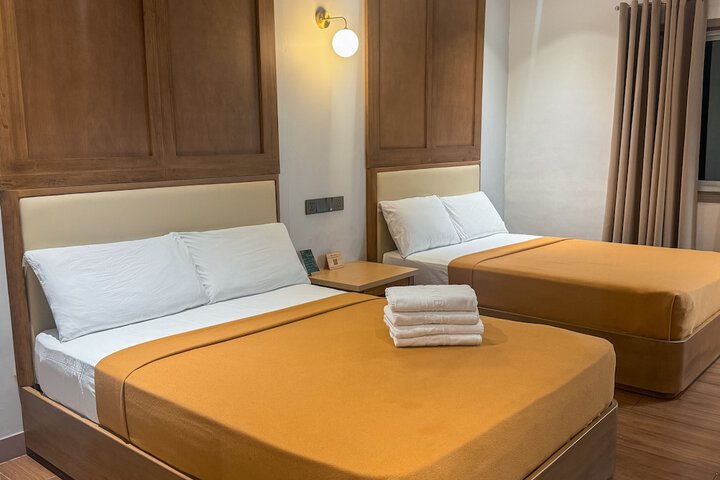 Room 9 of 35