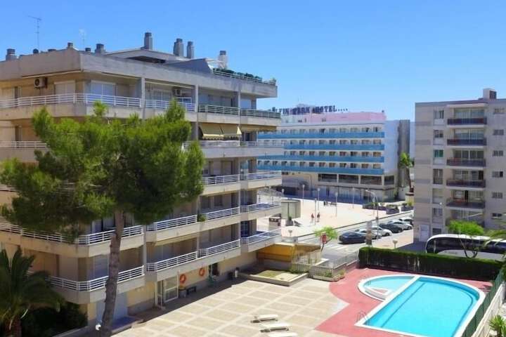Hotel with Pool