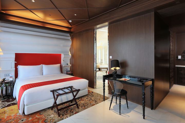 Room 10 of 25