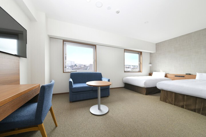 Room 5 of 28
