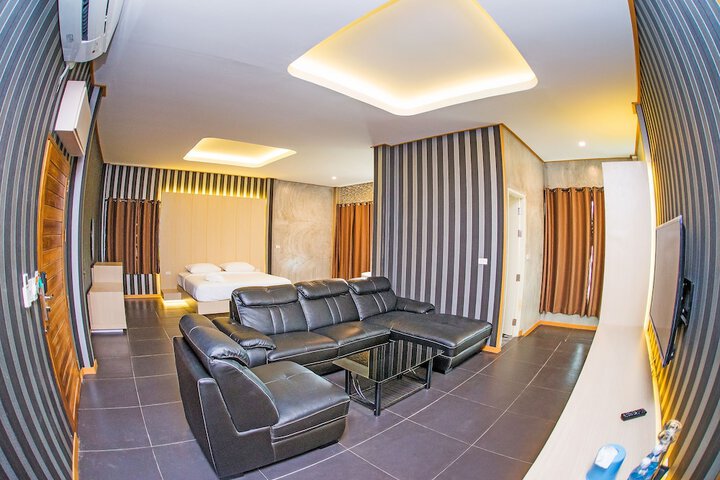 Room 30 of 59