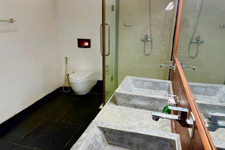 Room 46 of 93
