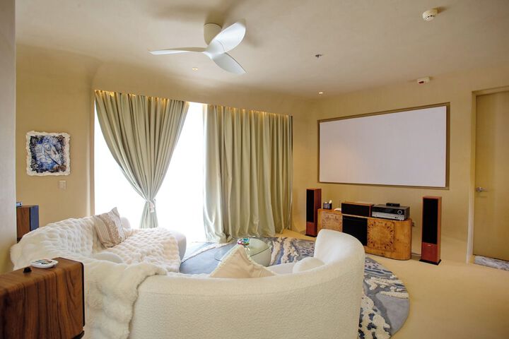 Room 98 of 208