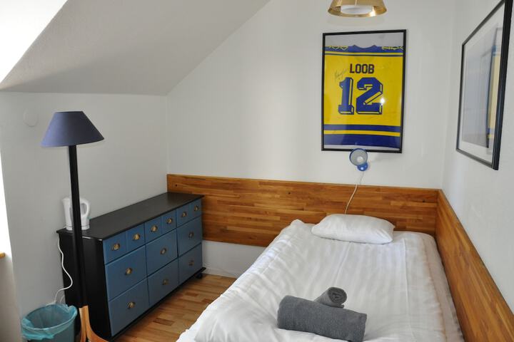 Room 5 of 138