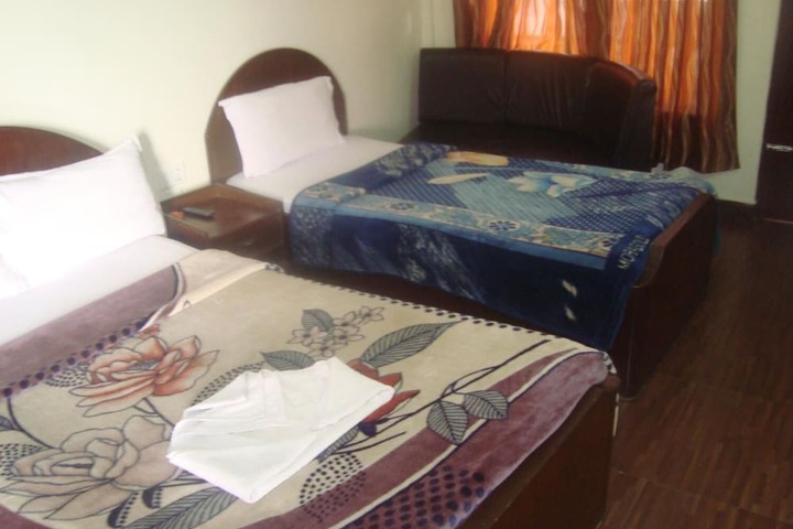 Room 6 of 37