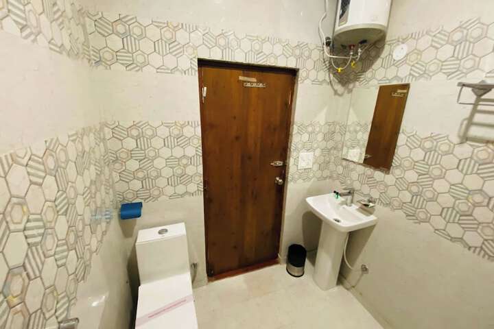 Room 17 of 19