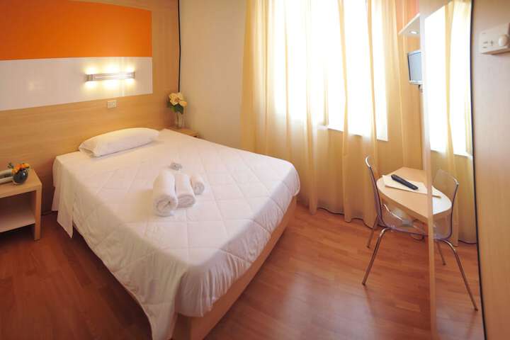 Room 15 of 46
