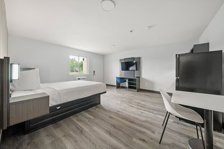 Room 2 of 12