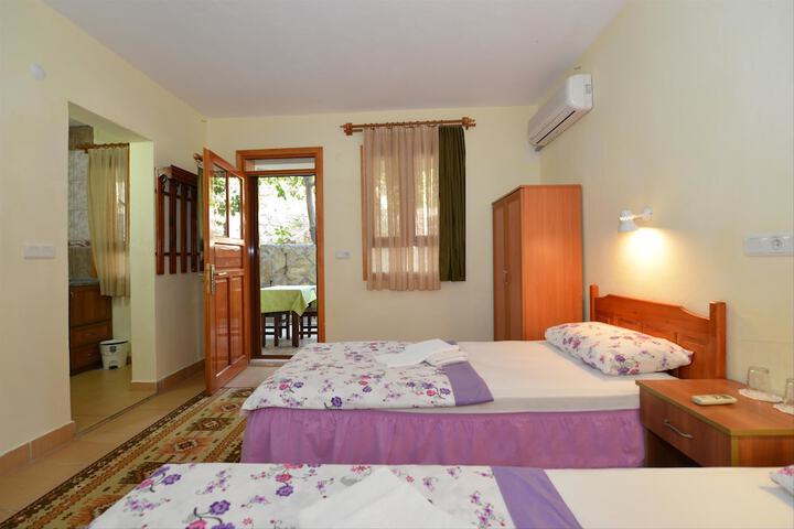 Room 7 of 68