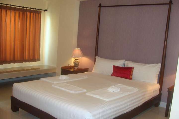 Room 4 of 60