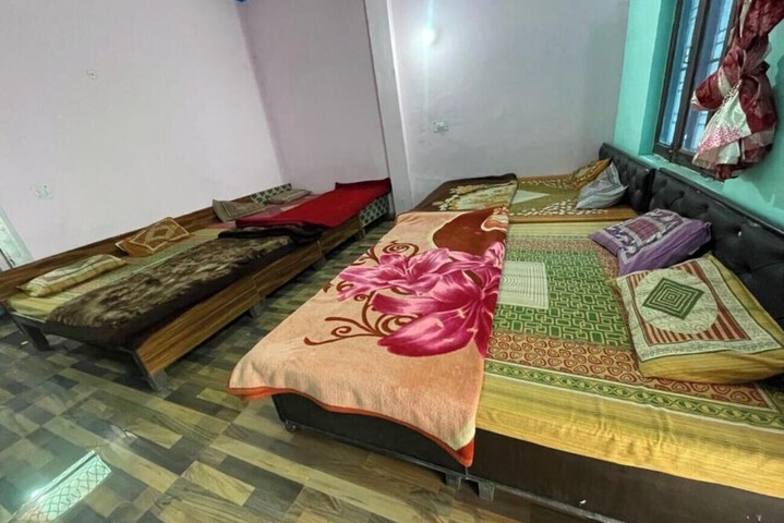 Room 7 of 18