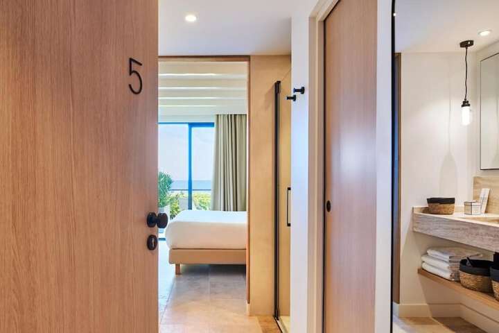Room 15 of 51