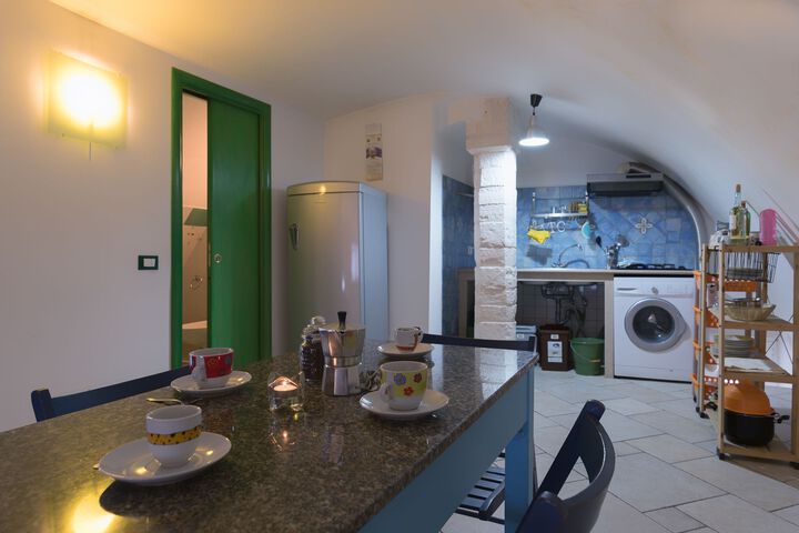 Room 4 of 12