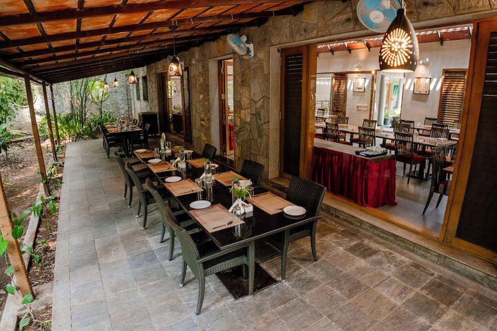 Dining 116 of 147