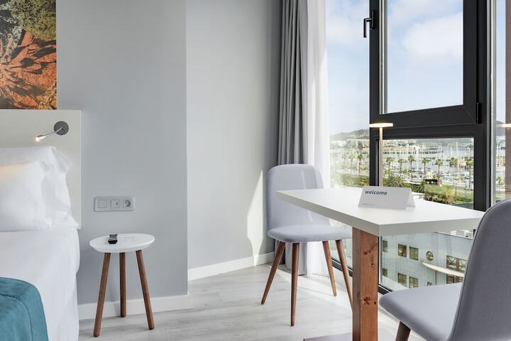Room 7 of 25