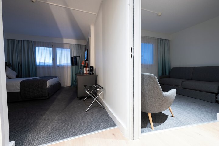 Room 25 of 62
