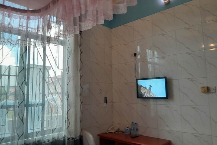 Room 13 of 38
