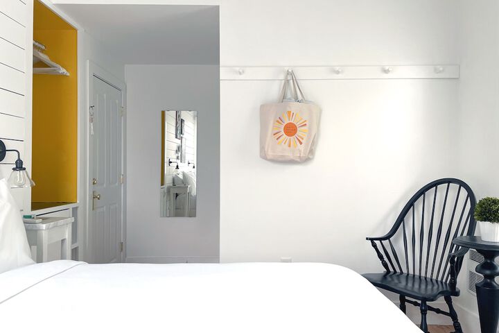 Room 13 of 32