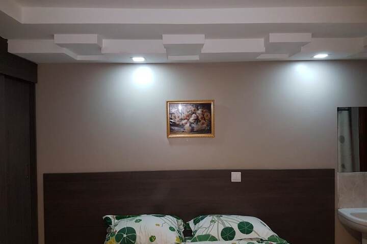 Room 9 of 20