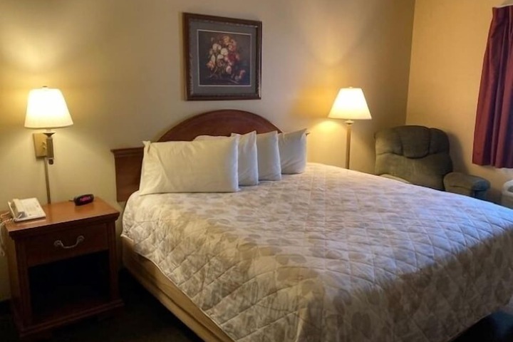 Room 12 of 52